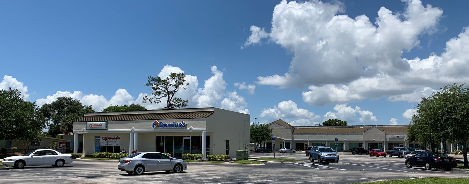Emerald Plaza: 925 N Courtenay Pkwy, Merritt Island, FL 32953